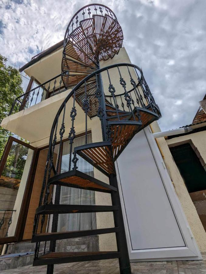 Dati Apartment Borjomi